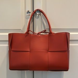 Bottega Veneta brown Arco Medium Tote.  Sold out everywhere in this color!
